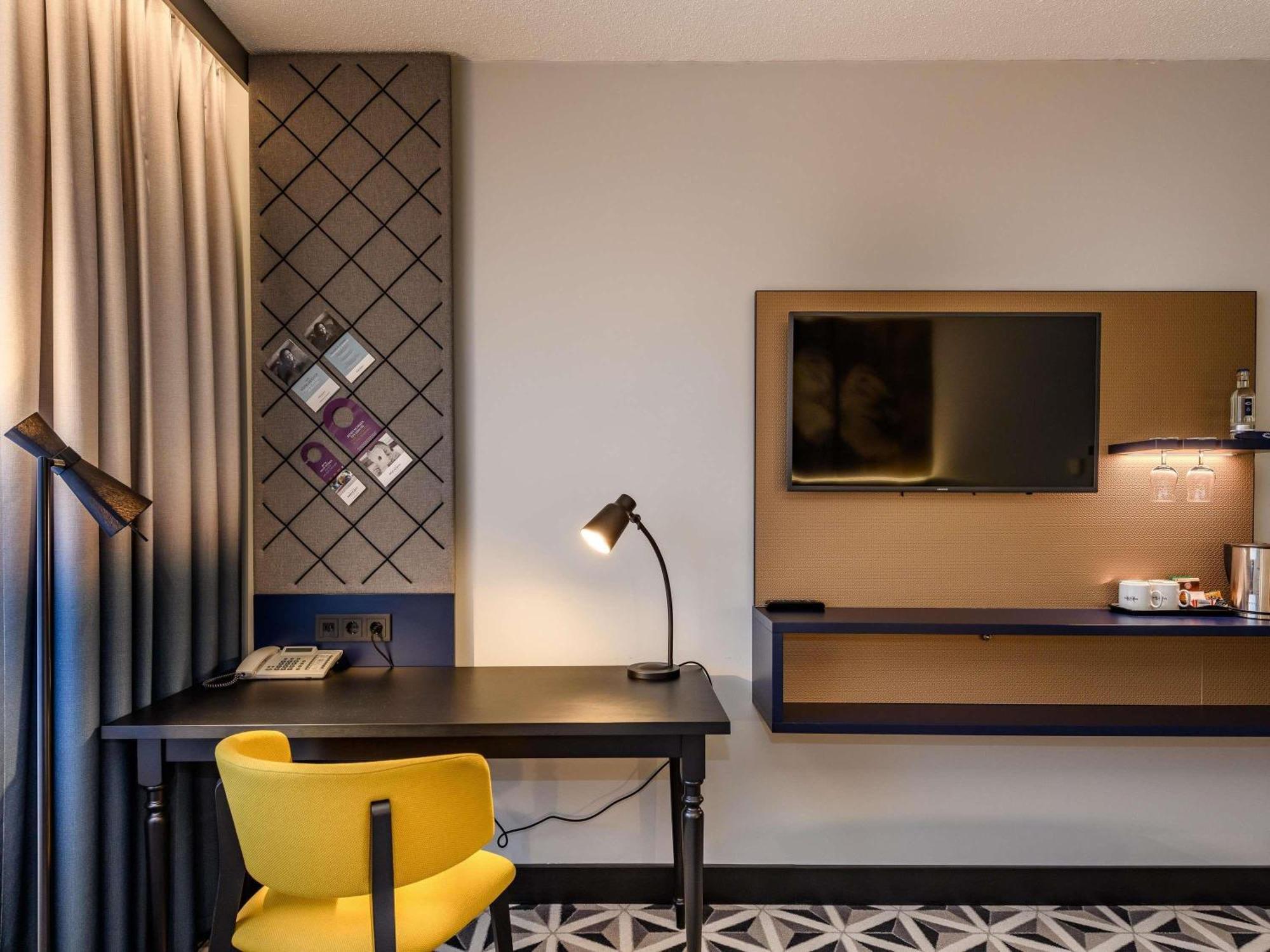 Mercure Hotel Freiburg Am Muenster Bagian luar foto