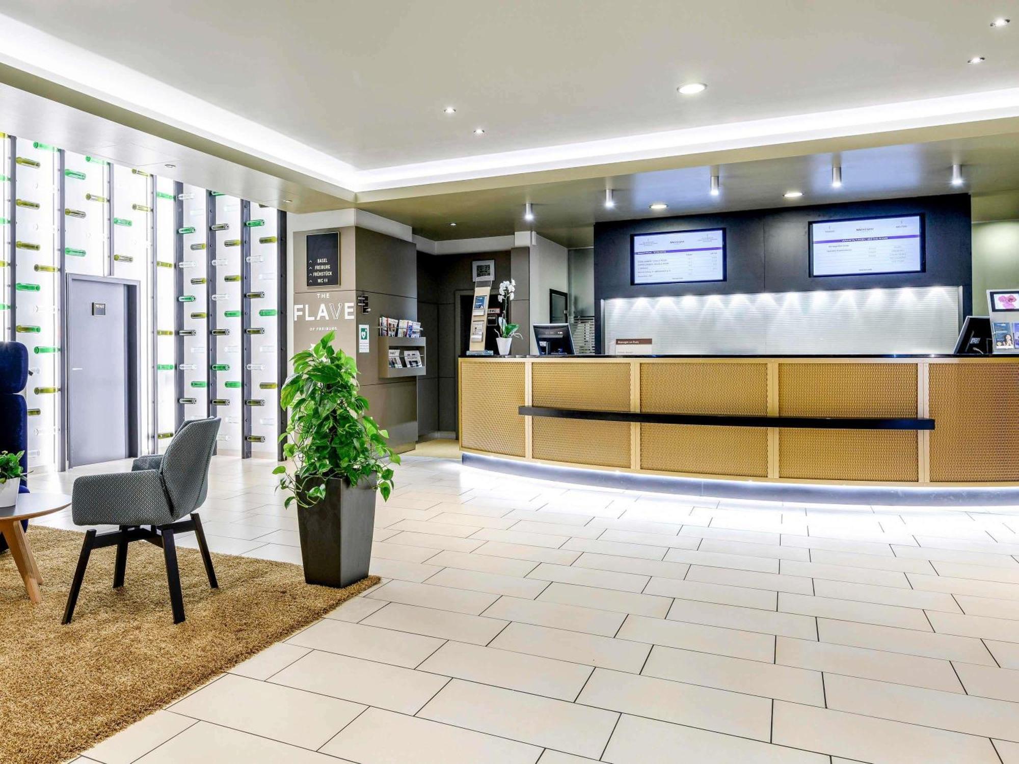 Mercure Hotel Freiburg Am Muenster Bagian luar foto